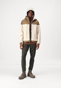 DRYKORN MORITZO - Topper langermet - brown