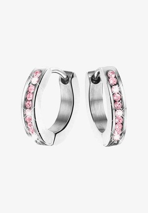 Zilveren ring oorbellen met een rij roze kristallen aan de voorkant, voorzien van een gladde metallic afwerking en een scharnierslot.