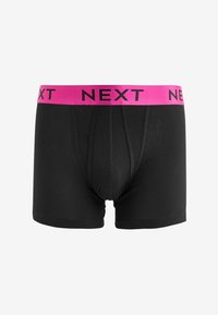 Fekete boxer alsónadrág vastag rózsaszín derékszíjjal, amelyen fekete betűkkel a "NEXT" felirat olvasható. Sima anyag, testhezálló fazon.