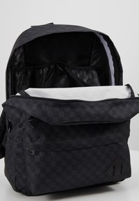 Vans MN OLD SKOOL III BACKPACK - Mochila - black/charcoal