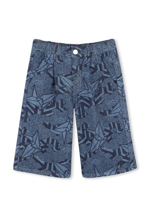 Shorts in denim con un motivo blu e navy che presenta gru origami e onde. Include tasche anteriori e una chiusura con bottone in vita.