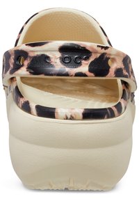 Zwarte en beige luipaardprint houten klomp van duurzaam synthetisch materiaal, met een gestructureerde band en een dikke zool voor comfort.