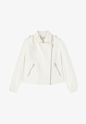 Witte damesjas met asymmetrische ritssluiting aan de voorkant, twee zijzakken met rits, lange mouwen en knoopdetails op de schouders.