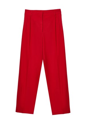 Pantalon rouge au design ajusté, avec un devant plissé et des jambes droites. Fabriqué en tissu lisse avec des finitions soignées et sans matériel visible.