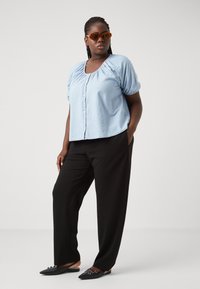 ONLY Carmakoma CARLAMA STRAIGHT - Kalhoty - black