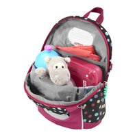 Lila und schwarze gepunktete Tasche mit grauer Innenausstattung. Beinhaltet eine blaue Wasserflasche, eine rosa Brotdose, ein oranges T-Shirt und ein graues Plüschtier-Hippo.