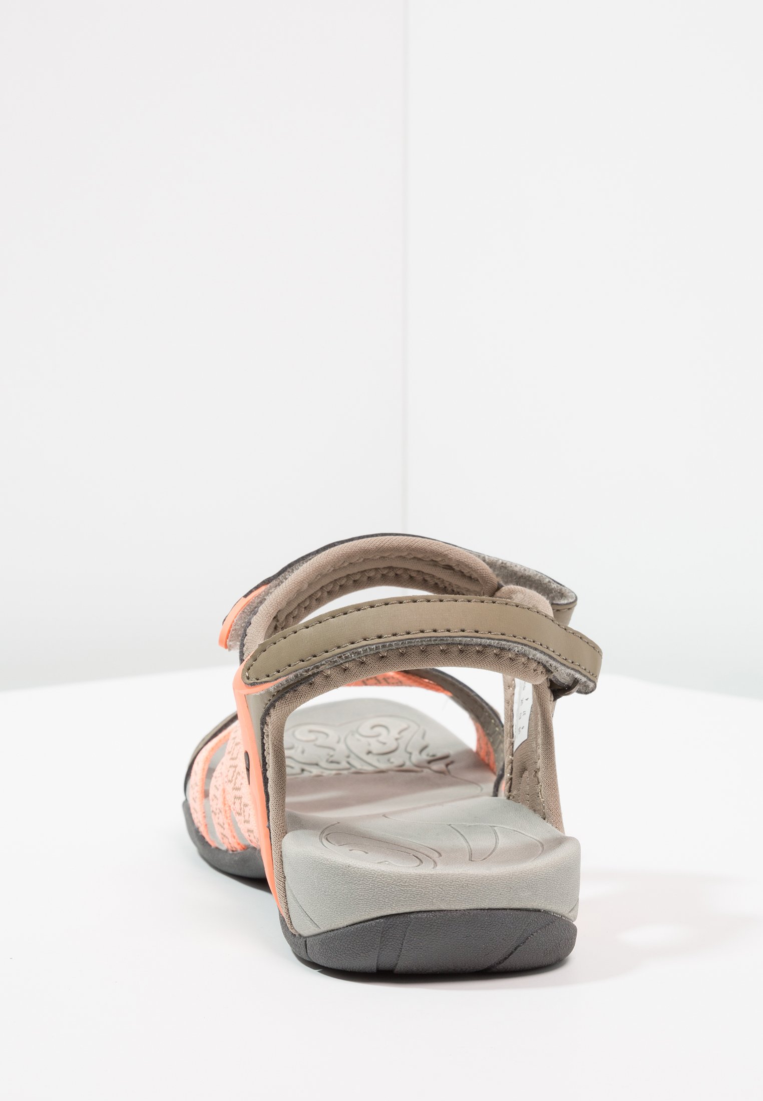 hi tec walking sandals