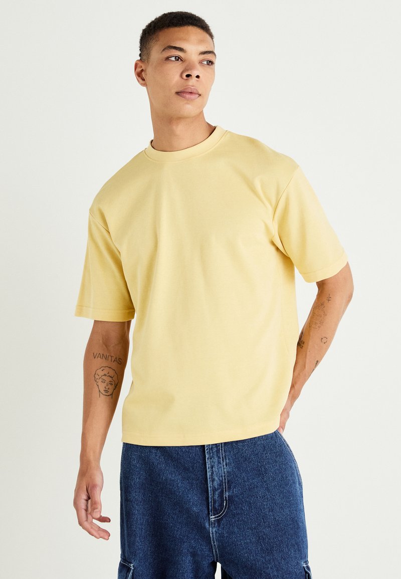 Selected Homme SLHLOOSEOSCAR O-NECK  - Paprasti marškinėliai - sahara sun