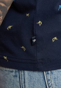 Thumbnail Image 4