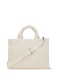 Witte handtas met een zachte, fleece-achtige stof, dubbele handvatten en een afneembare, verstelbare schouderriem. Rechthoekige vorm met minimale details.