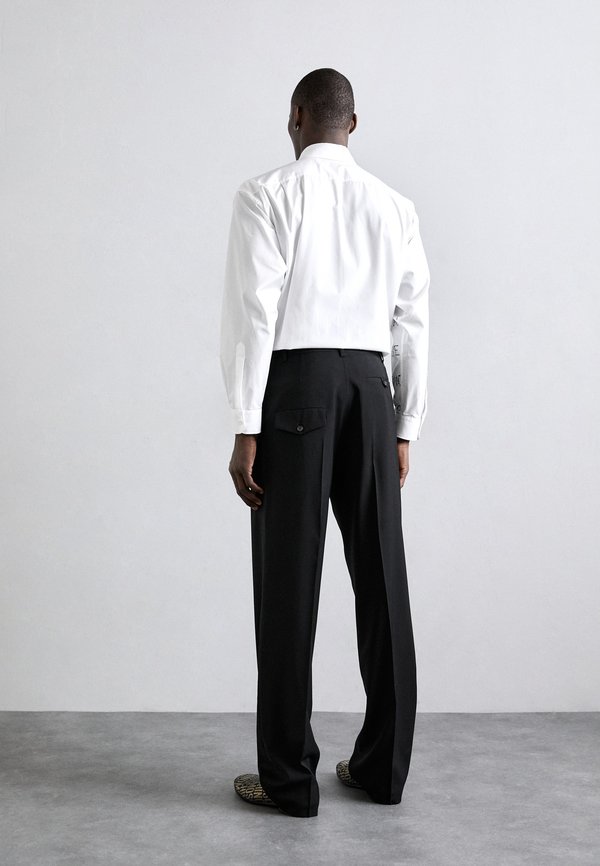 TAILORED TWIST - Trousers4