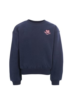 Marineblauwe trui met ronde hals, geribde manchetten en zoom, met een klein rood-wit hartvormig logo op de linkerborst.