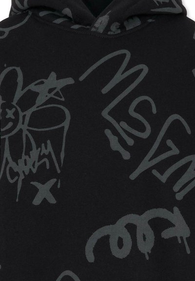 Felpa nera con cappuccio caratterizzata da design in stile graffiti grigio, inclusi fiori e forme astratte, dotata di tasca a marsupio e cappuccio regolabile con lacci.