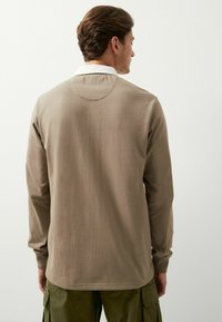 Next Pólóing - neutral brown