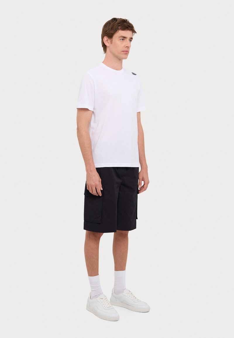 EA7 Emporio Armani Apdrukāts T-krekls - white