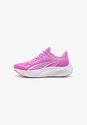 Puma, PUMA POUNCE LITE JR KIDS INDOOR TRAINERS 401512 13 ELECTRIC ORCHID-PUMA WHITE UNISEX - Trainers - electric orchid-puma white