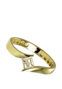 Bague en or avec un design géométrique, présentant un groupe carré de quatre pierres transparentes. Anneau lisse avec des accents texturés à l'intérieur.