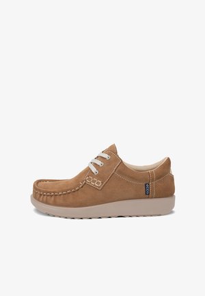 Afslappet brun ruskind snørestøvle med beige sål og hvide syninger, designet til komfort og hverdagsbrug.