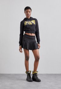 Versace Jeans Couture Stivaletti con plateau - black