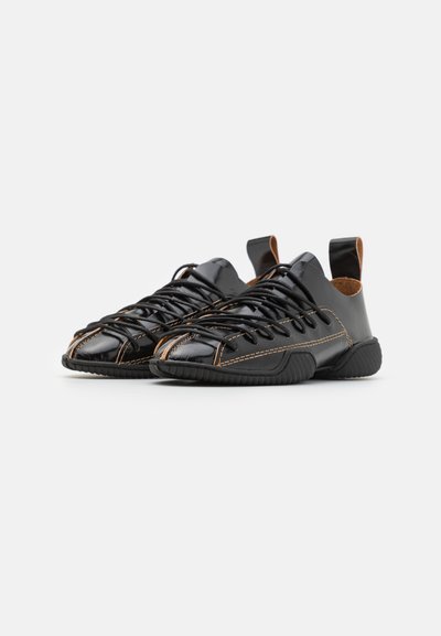 MIISTA PRUDENCELACE BROGUES - Šnurovačky - black