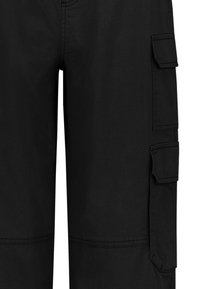 Schwarze Cargo-Hosen aus robustem Stoff mit mehreren Seitentaschen, verstärkten Nähten und geradem Schnitt. Glatte Textur.