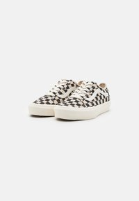 Vans OLD SKOOL TAPERED UNISEX - Joggesko - off-white/black