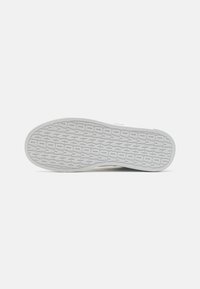 DKNY ABENI LACE UP  - Tenisice - bright white/mauve