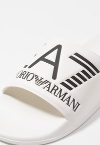 EA7 Emporio Armani VISIBILITY UNISEX - Matalakantaiset pistokkaat - white