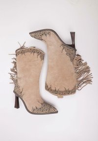 Alma en Pena Botas de tacón - brown