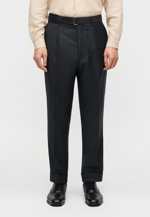 HUGO PINSTRIPE - Chino - dark grey/white
