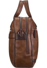 Borsa in pelle marrone con una finitura testurizzata, dotata di doppie cerniere e una tasca laterale. Il design include manici robusti e dettagli marroni.