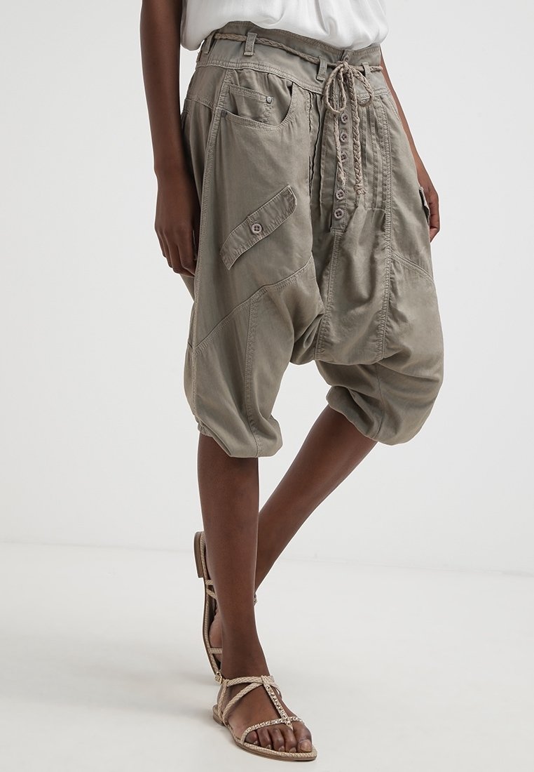 Culture Shorts - khaki
