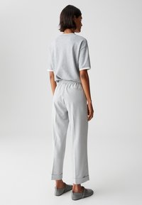 OPUS MID RISE CROPPED RELAXED FIT  - Pantalon classique - hazy fog melange