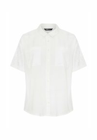 Camicia bianca a maniche corte con chiusura a bottoni, caratterizzata da toppe ricamate sulle spalle e una vestibilità rilassata.