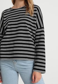 Monki Strickpullover - black