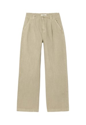 Pantalon beige à jambes larges avec passants de ceinture, fermeture à bouton et zip devant, poches latérales, et plis sous la ceinture.