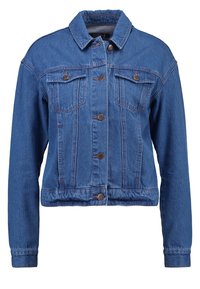 Giacca in denim di colore blu scuro con chiusura a bottoni, due tasche sul petto e design corto. Presenta dettagli cuciti e un colletto classico.