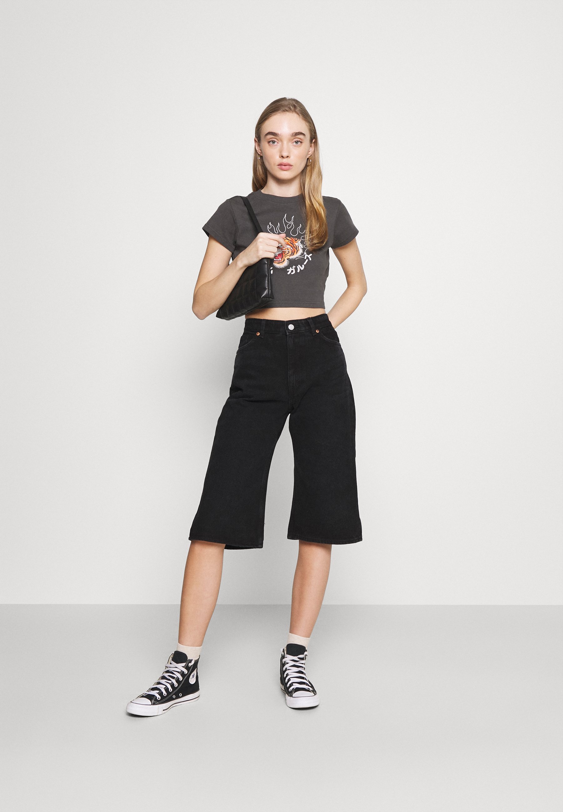 Monki Denim shorts - black dark/black 