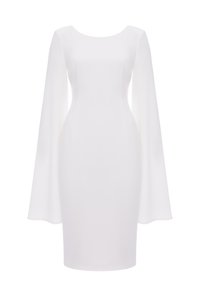 Biała sukienka z długim rękawem, okrągłym dekoltem, dopasowaną sylwetką, minimalistycznym designem, gładką teksturą i długością do kolan.