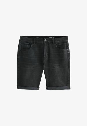 Juodos aptemptos džinsinės šortai su susuktais kraštais, priekyje su saga ir penkių kišenių dizainu, izoliuoti ant balto fono.