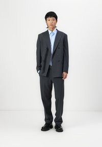 Selected Homme SLHRELAXED LIAM PINSTRIPED FLEX - Broek - dark grey