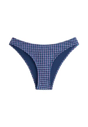 Chiloti de bikini pentru femei cu model în carouri mov și albastru și căptușeală interioară solidă bleumarin, afișate pe fundal alb.