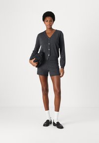 pure cashmere Kratke hlače - graphite