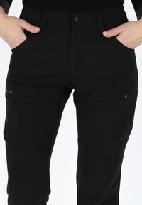 Swedemount GLITTERTIND 3/4 W - Shorts - black/black