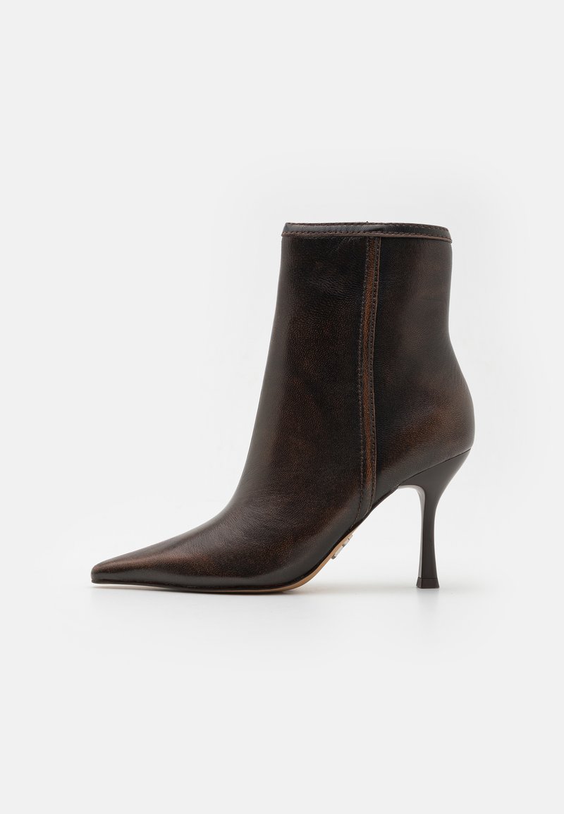 Steve Madden BRECKEN - Kõrge kontsaga poolsaapad - brown