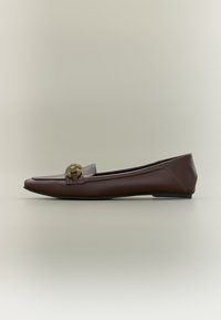 Δεν επιλέχθηκε, brown
