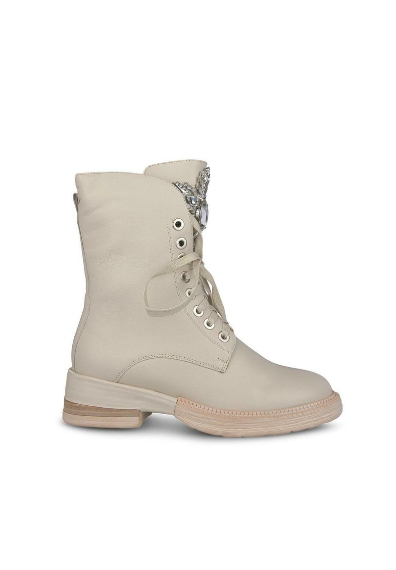 Botines con cordones