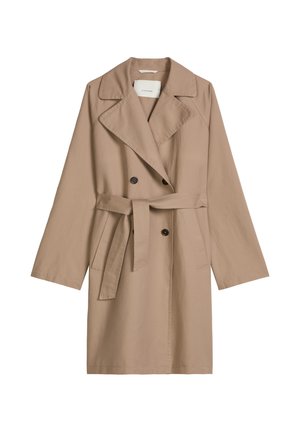 Beiger zweireihiger Trenchcoat mit breiten Revers, zwei vorderen Taschen, langen Ärmeln und einem vorne gebundenen Taillengürtel.
