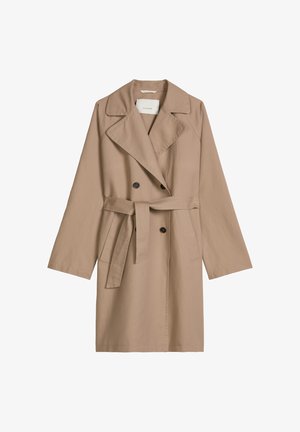 Beiger zweireihiger Trenchcoat mit breiten Revers, zwei vorderen Taschen, langen Ärmeln und einem vorne gebundenen Taillengürtel.