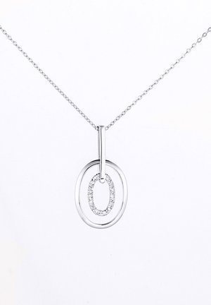 Collier en argent comprenant deux pendentifs ovales entrelacés, l'un uni et l'autre orné de petites pierres claires. La chaîne présente un design de maillons simple.